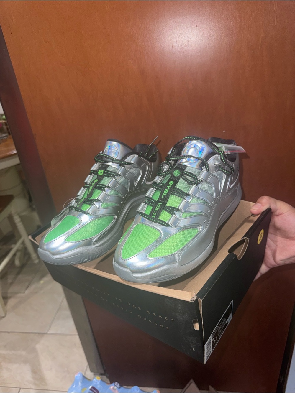 New Nike EYBL VOLTE 2.0 Men's Silver and Neon Green Athletic Sneakers NWT  #NIKE